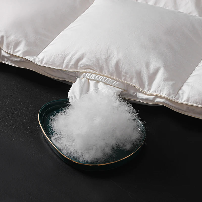 Hotel Quality95% White Goose Down Duvet Fluffy Lightweight