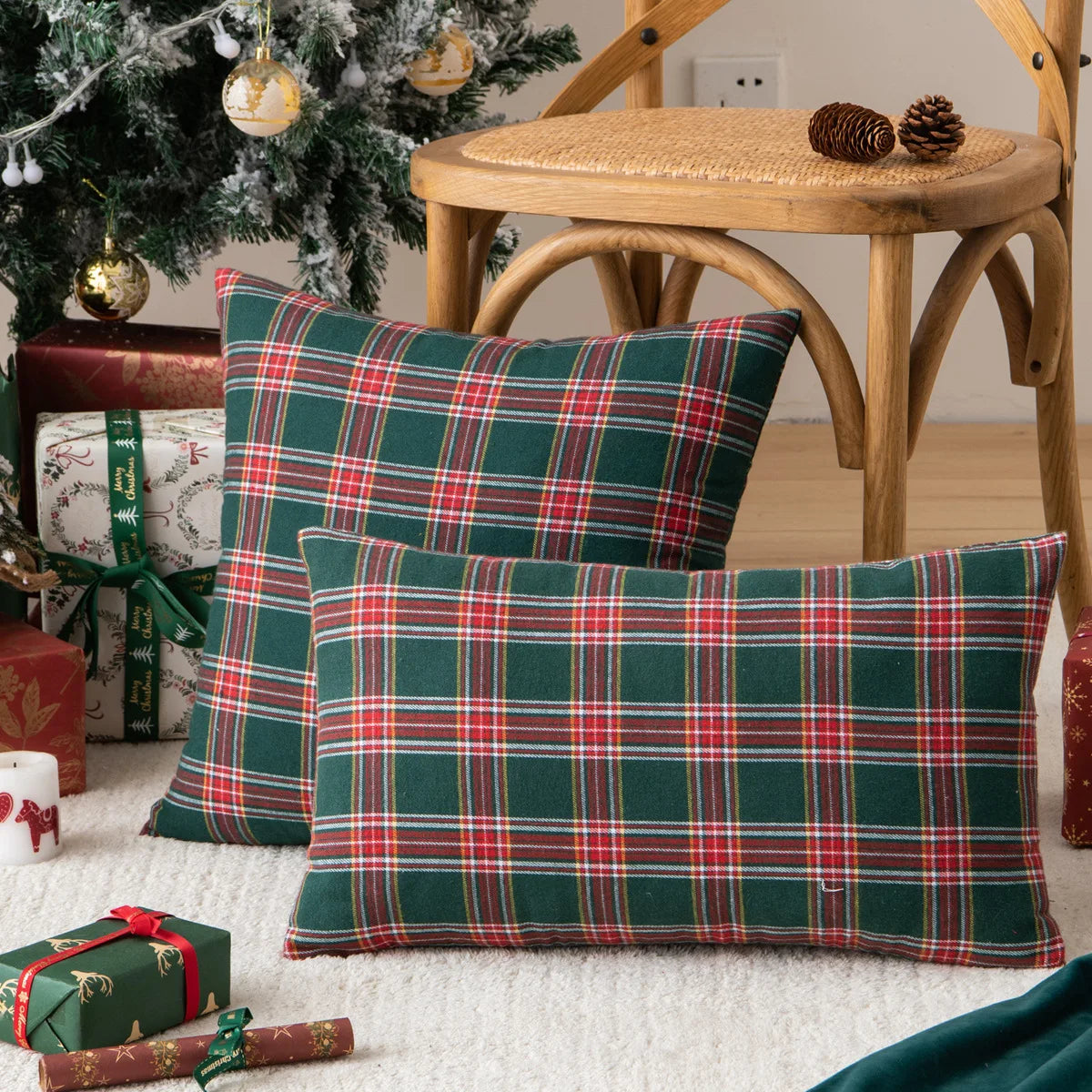 2pcs  Christmas Plaid Cushion Covers