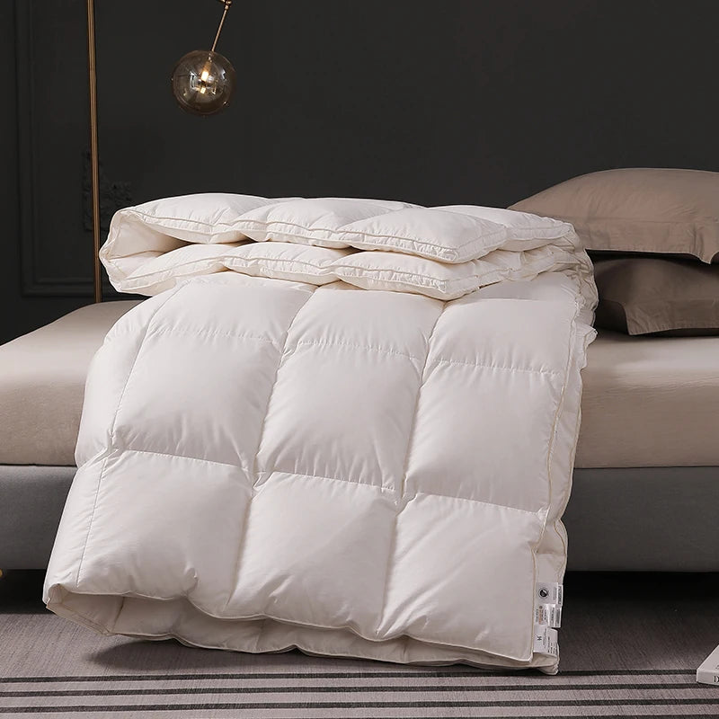 Hotel Quality95% White Goose Down Duvet Fluffy Lightweight